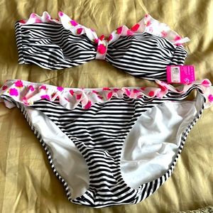 Never worn 2 piece bathing suit